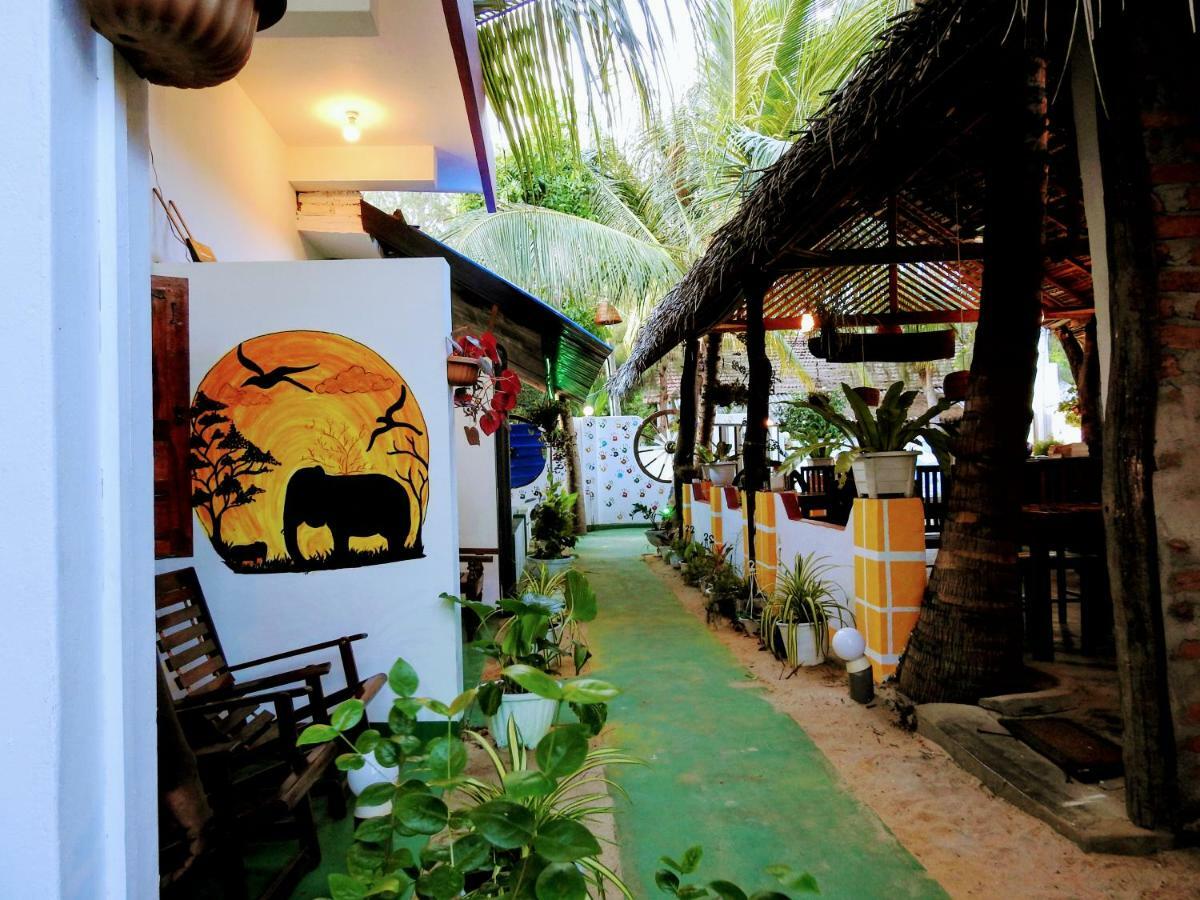 Cresent Bay Beach Hotel Arugam Bay Exterior photo